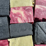 Jabón solido de carbón activo y aceite de oliva