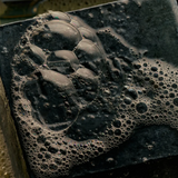 Jabón solido de carbón activo y aceite de oliva