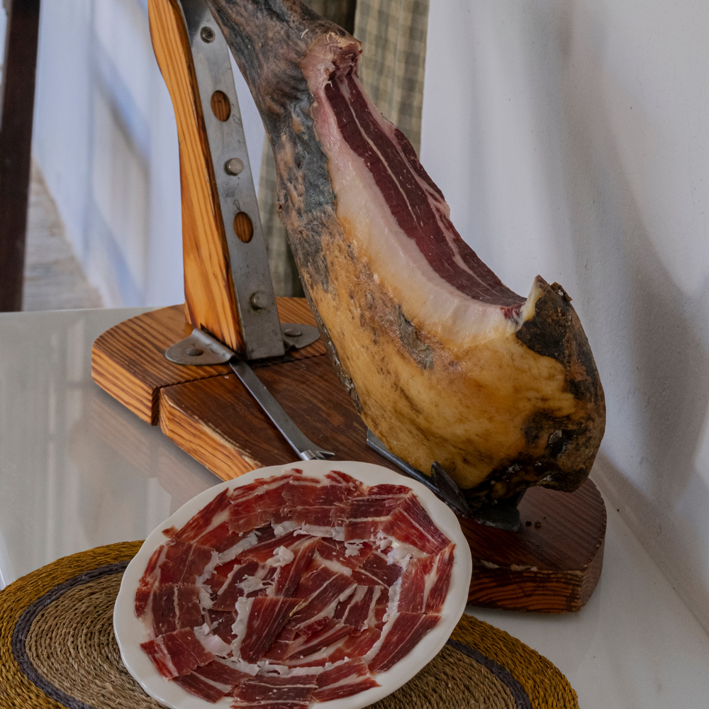 
                  
                    Jamón 100% ibérico loncheado
                  
                