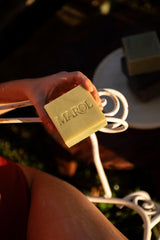 Jabón solido de laurel fresco y aceite de oliva