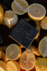 Jabón solido de carbón activo y aceite de oliva