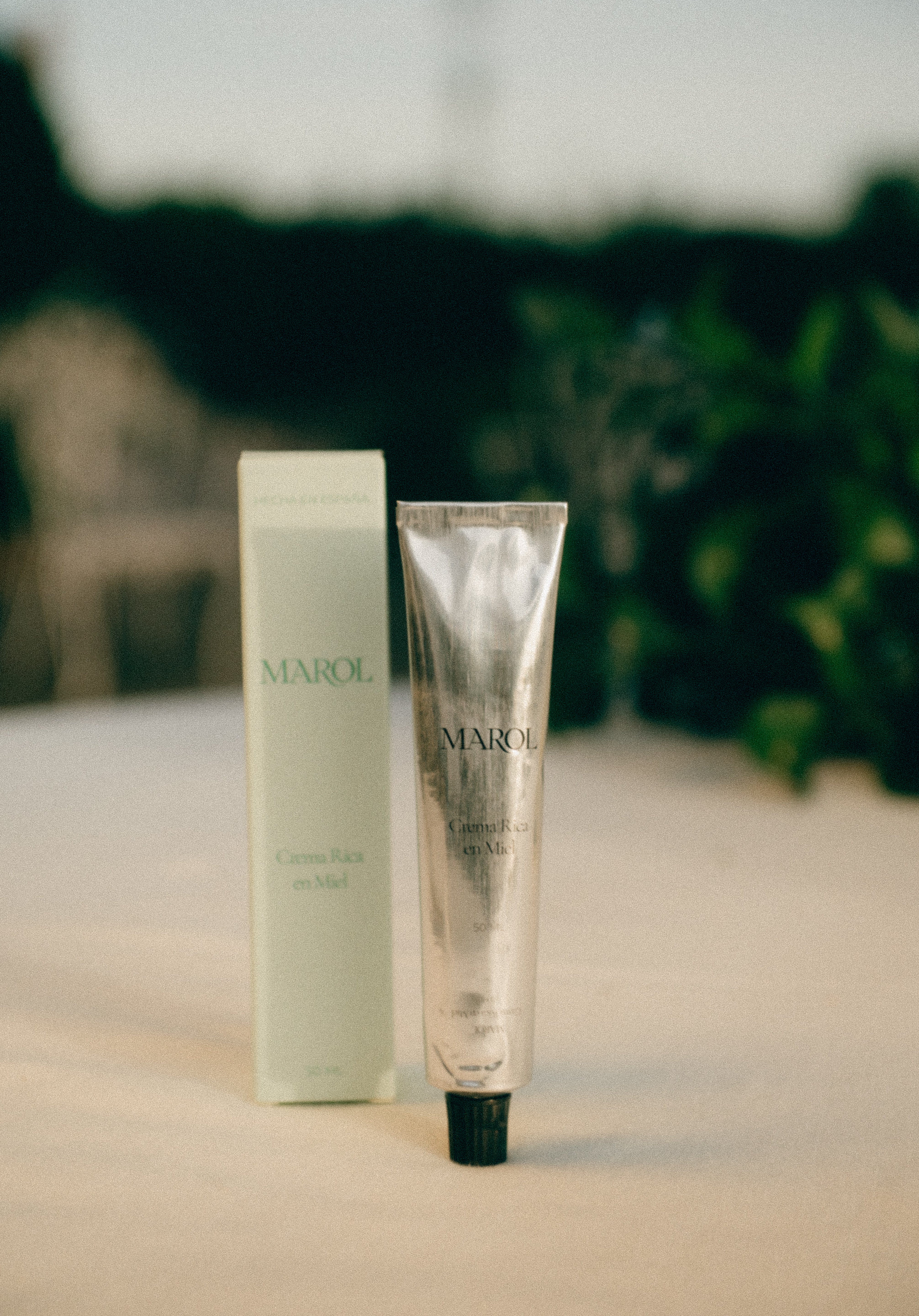 Crema de manos rica en miel