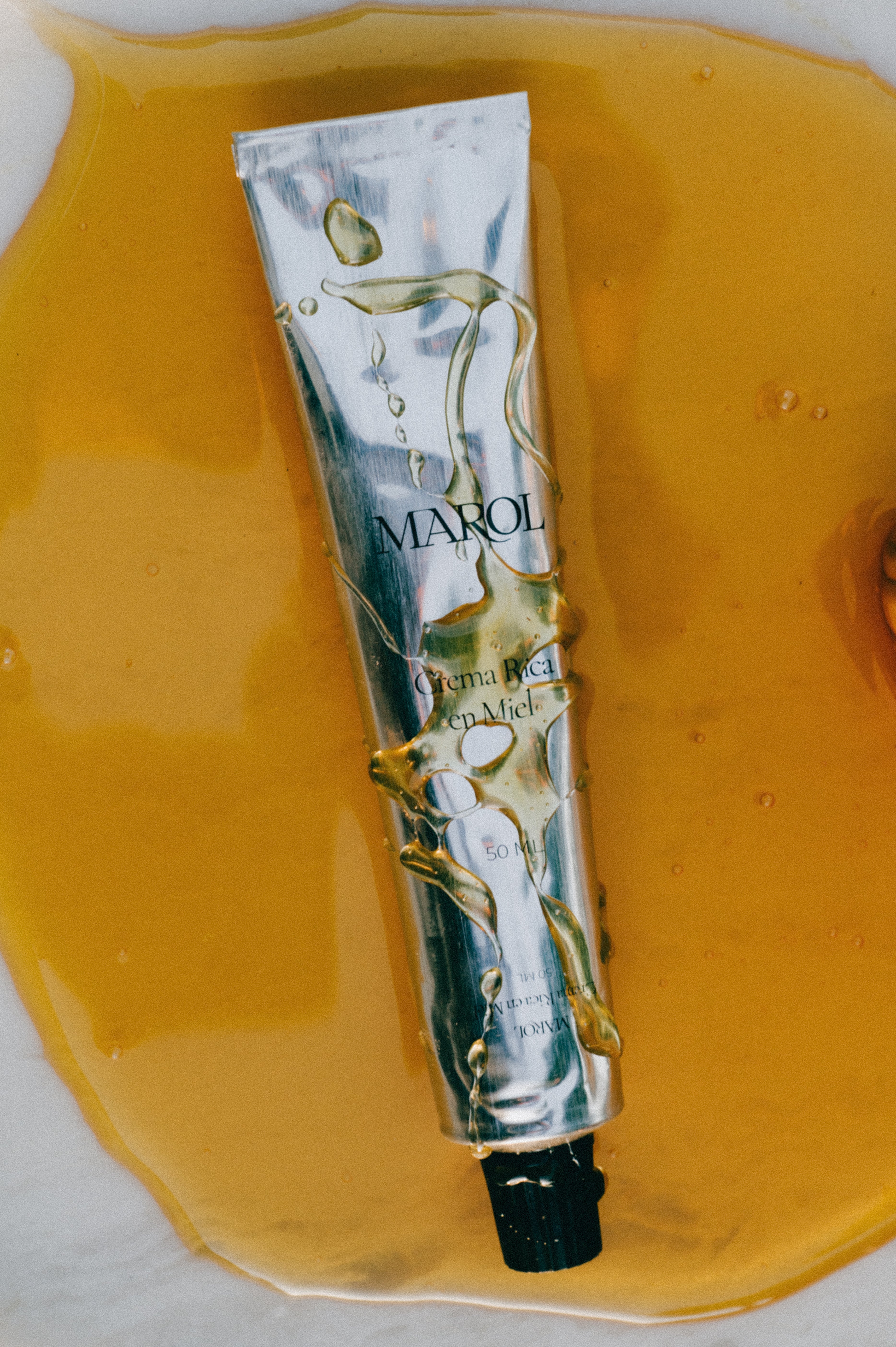 Crema de manos rica en miel