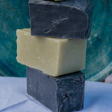 Jabón solido de carbon activo y aceite de oliva